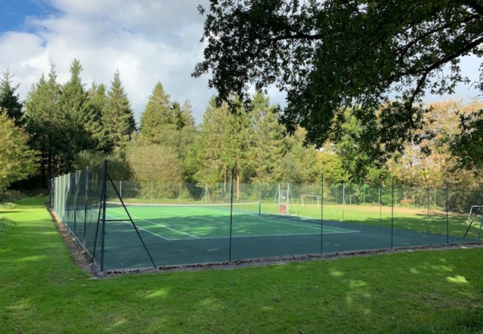 Tennis court at Forest Glade