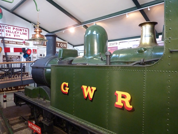train GWR at Forest Glade